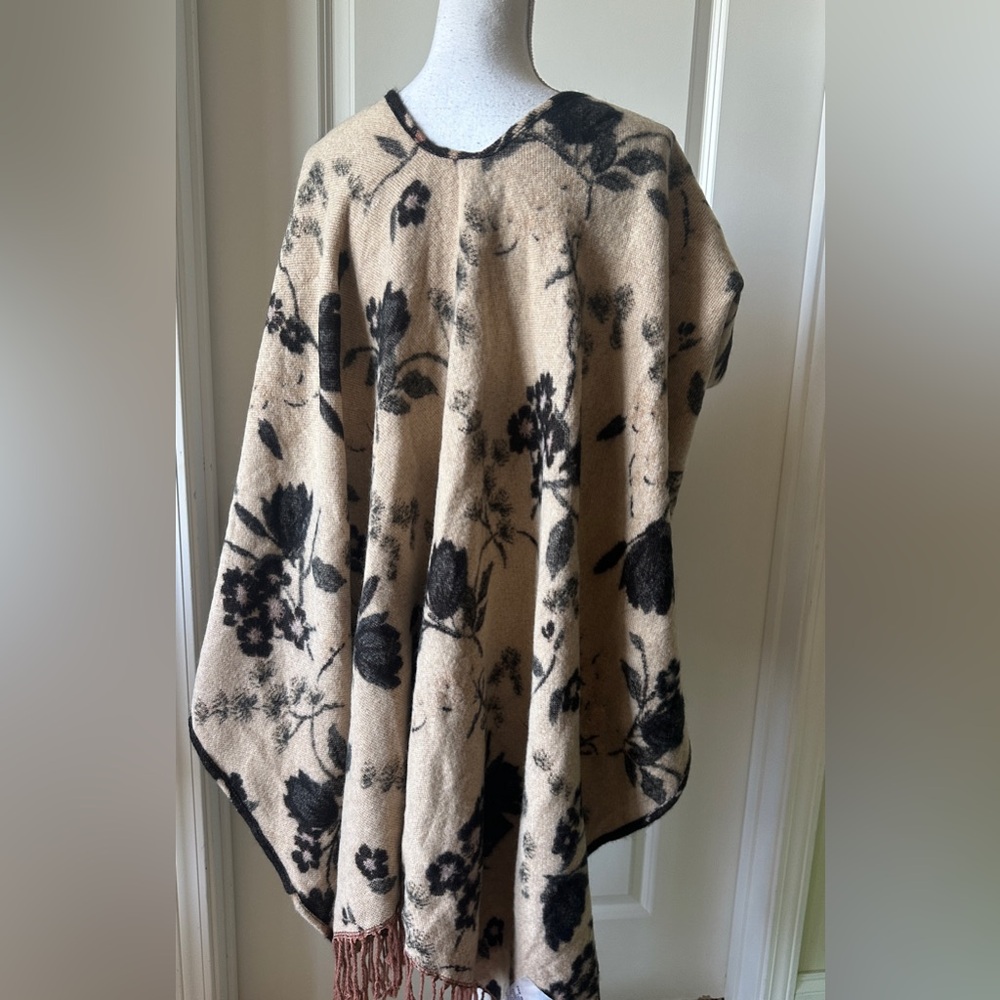 Andrew Marc New York Reversible Fringed Poncho - image 5